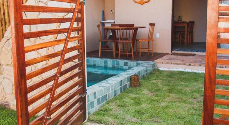 House with pool — photo 5