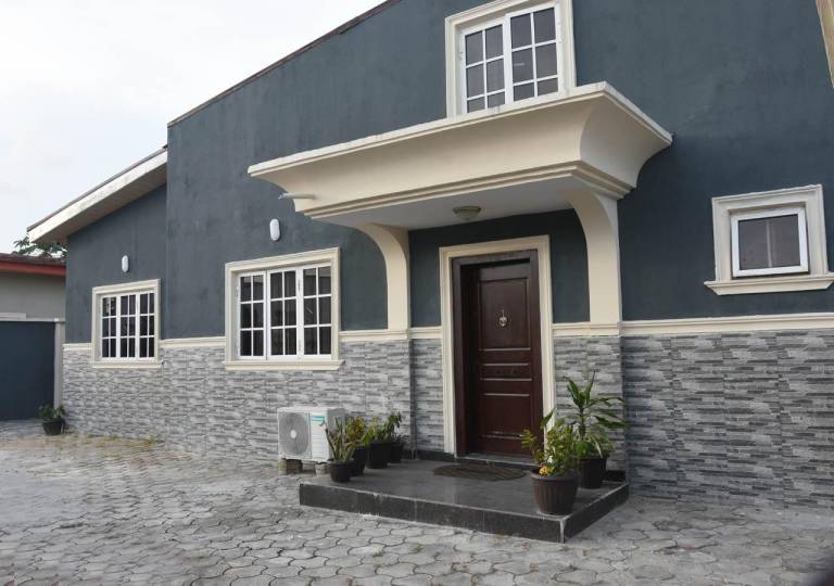 Secured Mayfair Gardens Estate 3 Bedroom Apartment — photo 4