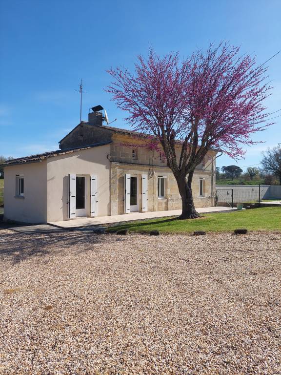 Child-friendly nice gite with private pool, yard & patio | Lake view | Pets are welcome — photo 4