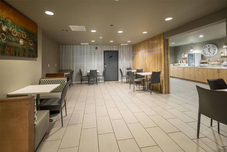 Microtel Inn & Suites by Wyndham Cheyenne — photo 4