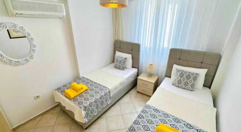 Holiday apartment with pool — photo 4