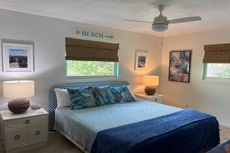 Stuart Cottage II Pet Friendly, Remodeled, close to beach and quaint downtown — photo 3
