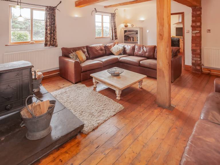 Family-friendly beautiful cottage with terrace, barbeque & yard | River view | Pets are welcome — photo 4