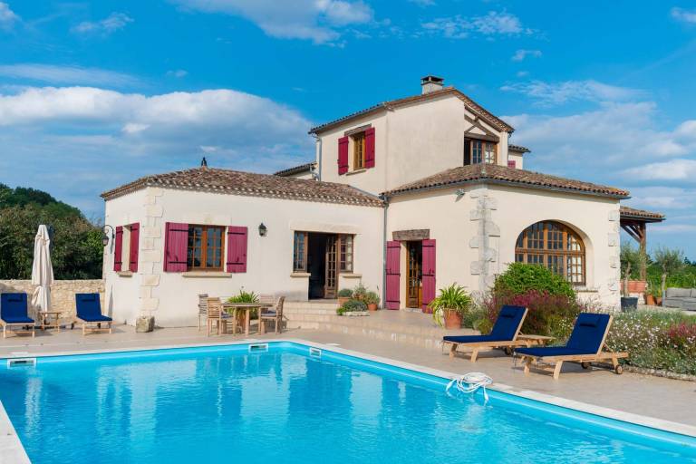 La Maison – Spacious Home with Pool and Large Garden in Libourne