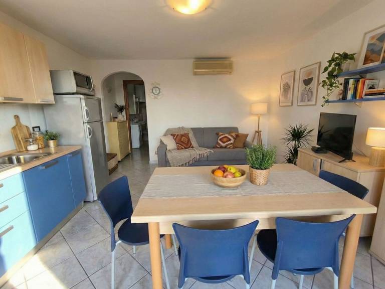 Rental apartment with terrace, pool & yard — photo 3