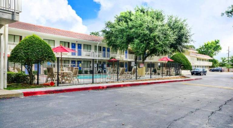 Motel 6 Huntsville, TX — photo 4