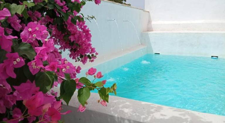 Fully equipped charming villa with patio, jacuzzi & BBQ | Good for workation | Dogs allowed in Chiclana de la Frontera