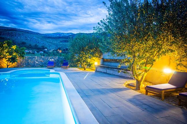 Family-oriented villa with private pool, jacuzzi & yard | Mountain view | Pet-friendly — photo 3