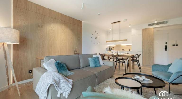 Holiday apartment with hot tub & pool in Rewal