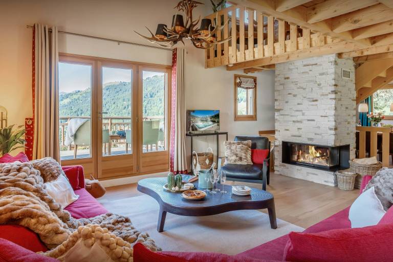 Les Gets ski chalet for 8 with hot tub, sauna and garden - OVO Network — photo 4