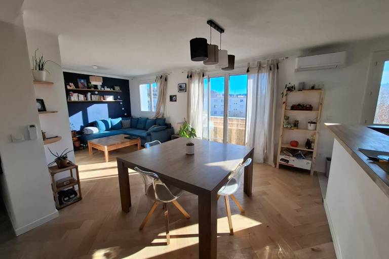 Nice T2 with Wifi and balcony in Marseille