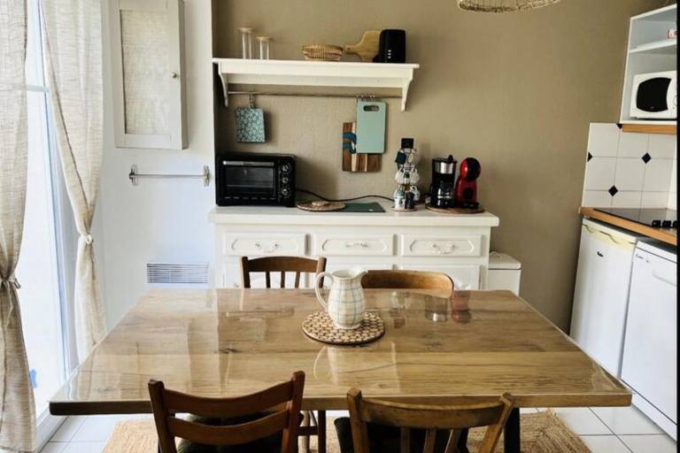 Apartment with BBQ, patio & yard | Garden view | Next to the beach | Pet-friendly — photo 4