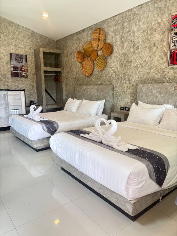 Child-friendly private room with garden & terrace | City view | Pets allowed — photo 5