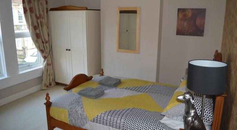 House with 4 rooms for 8 persons in Bath