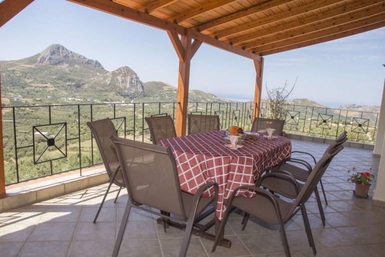 Villa with hot tub, garden & barbecue | Water view | Good for workation — photo 4