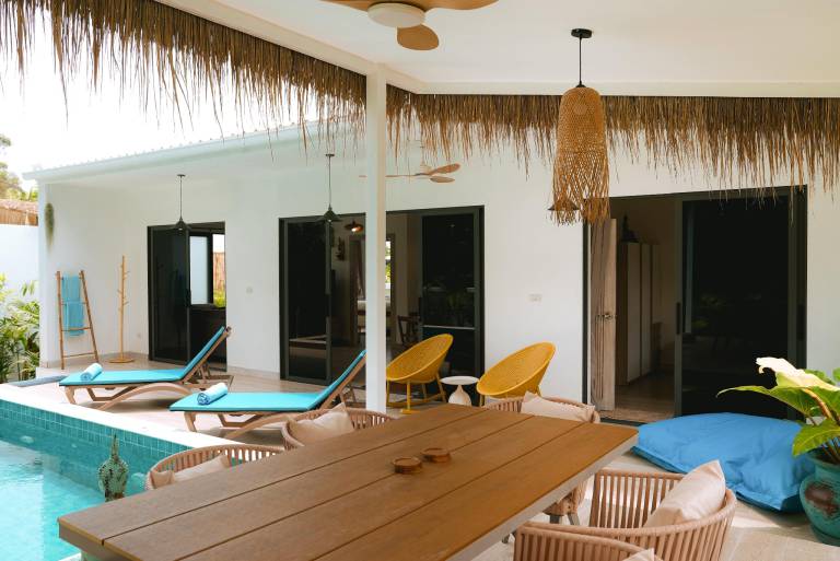 Villa with pool & yard — photo 3