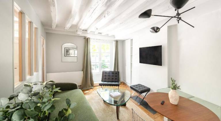 Holiday apartment with 2 rooms for 6 persons in Charenton-le-Pont