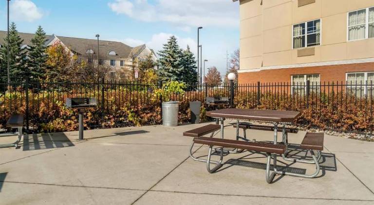 Baymont by Wyndham Auburn Hills South — photo 4