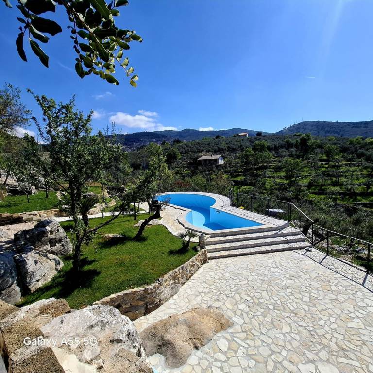 Villa Luisana with Private Pool and Terrace with Mountain View in Latina