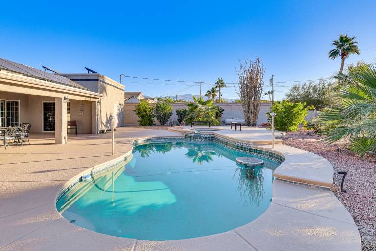 Private Pool, Spa! Updated Home Near London Bridge — photo 2