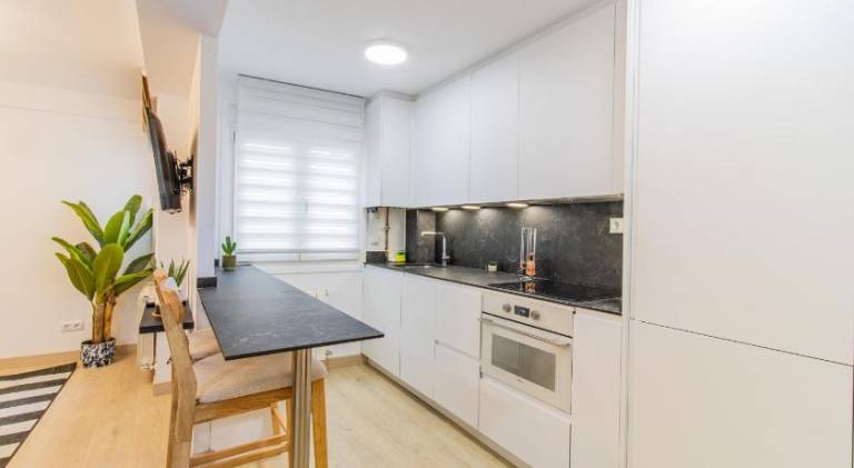 Apartment | Next to Cathedral-Basilica of Our Lady of the Pillar | Pets allowed — photo 5