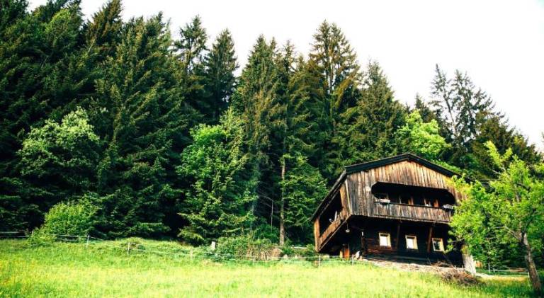 Apartment with BBQ | Dogs allowed in Woergl