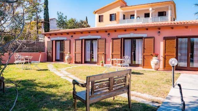 QUADRIFOGLIO Affittacamere in San Teodoro