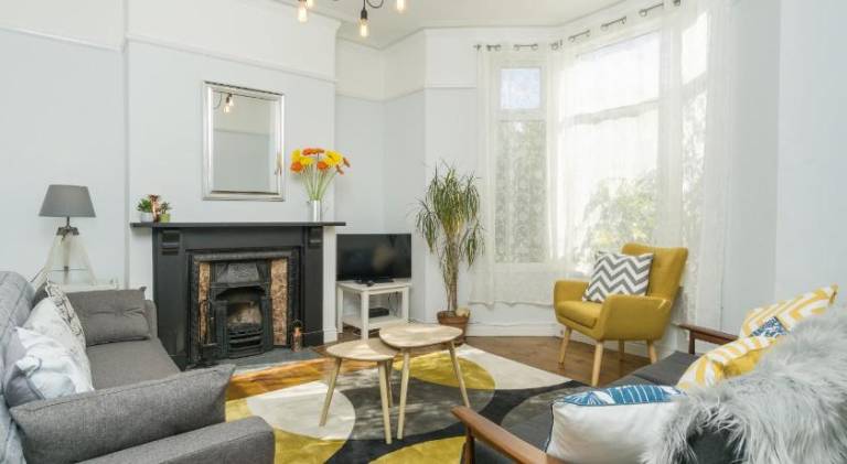 Vacation home with 4 rooms for 14 persons in Cardiff