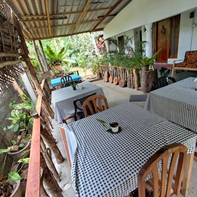 Family-oriented lovely apartment with sauna, patio & yard | Suitable for remote work | Pets are welcome — photo 5