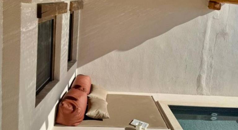 Nice vacation home with jacuzzi, terrace & garden | Pets are welcome in Mykonos