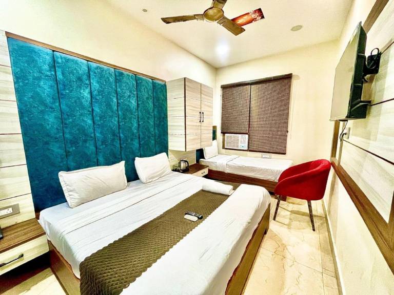 Goroomgo BLACKWOOD BY MONGA DREAM AMRITSAR in Amritsar