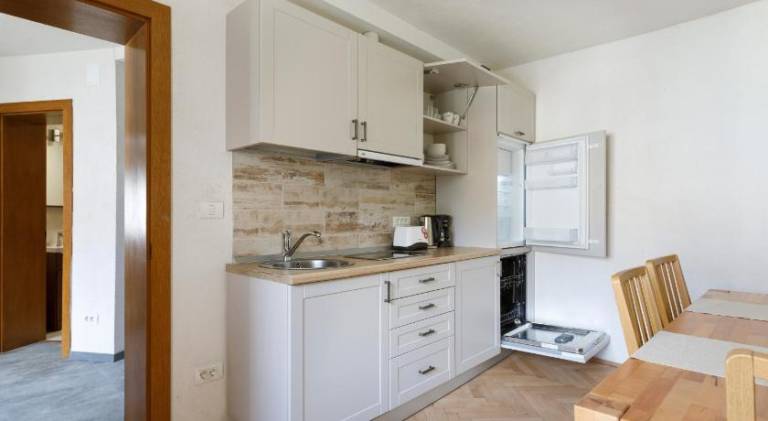 Charming apartment with patio & garden | Dogs allowed — photo 5