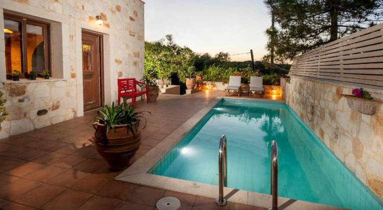 Villa with pool — photo 2