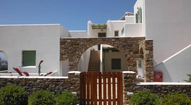 Salty Wind Antiparos Apartments and Studios — photo 4