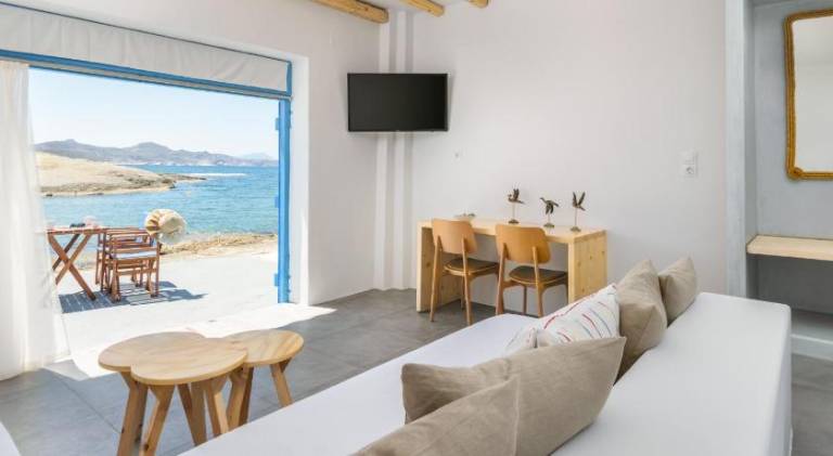 Beach Suite Syrma in Milos