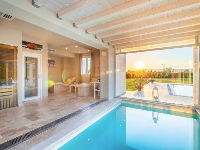 Villa with sauna, private pool & yard — photo 4