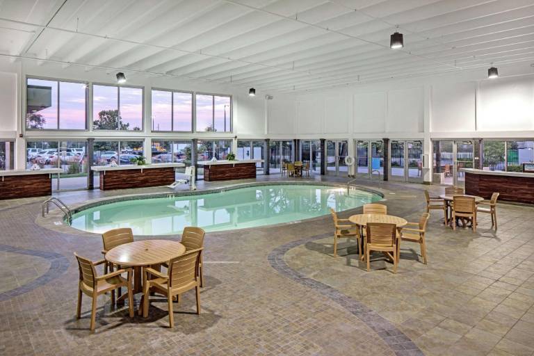 DoubleTree by Hilton Omaha Southwest — photo 2