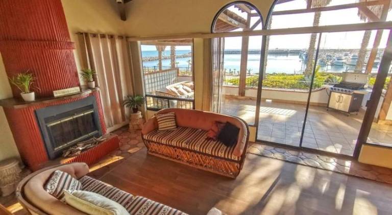 Vacation home with terrace & grill in Ensenada