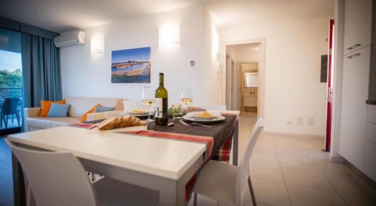 Pleasant serviced apartment with terrace & pool | Close to the beach | Pets allowed — photo 3