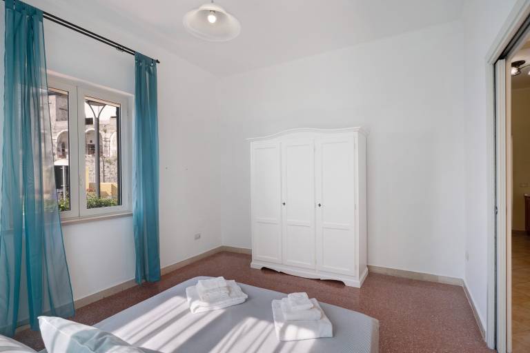 Apartment 'Ebbrezza Di Mare' with Sea View, Private Terrace, Air Conditioning, and Wi-Fi — photo 5