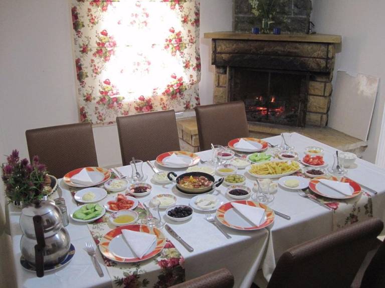 ABANT DORT MEVSIM KONAGI HOSTEL