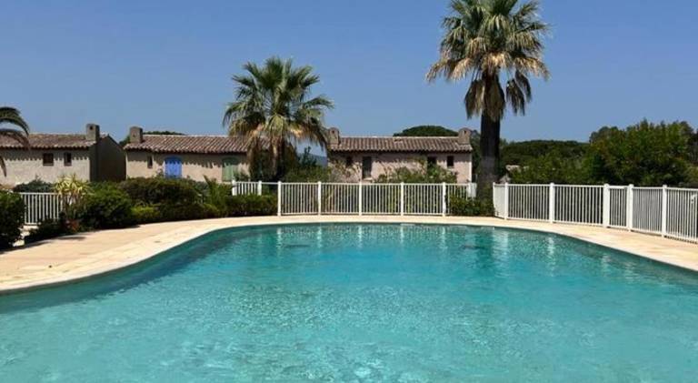 L’atypique: 2 chambres // Piscine // parking — photo 3