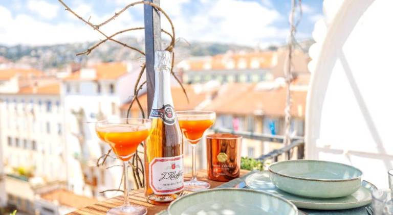 HYPER Centre - Balcon - Calme - Climatisation - Wifi - Tramway - Cuisine equipe - Netflix in Thiers