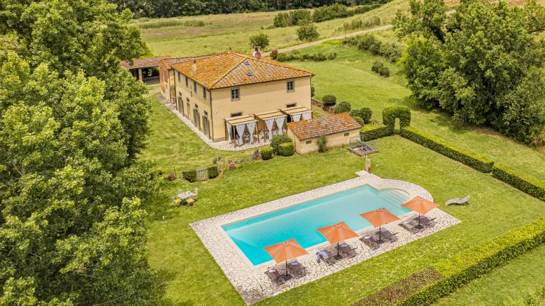 Villa with barbecue, private pool & garden | Pool view in Peccioli