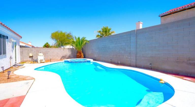 Private Guestrooms OR Entire Home Rental in North Las Vegas — photo 4