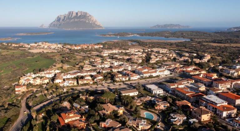 Pleasant house with terrace & yard | Pets are welcome in Loiri Porto San Paolo
