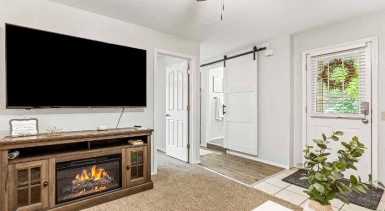 House with 1 room for 4 persons in Caldwell, ID