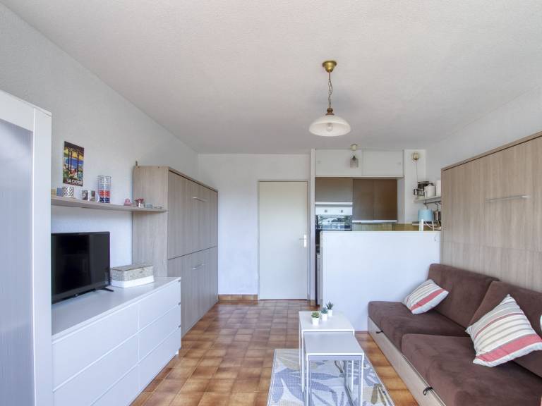 Beautiful holiday apartment with patio & pool | Close to the beach | Dogs allowed — photo 5