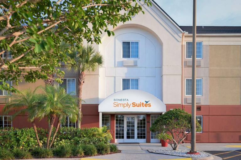 Sonesta Simply Suites Clearwater St. Petersburg in Clearwater, BC