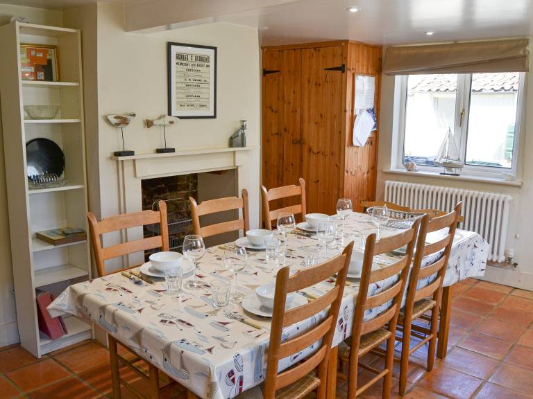 Cottage with garden & barbecue | River view — photo 3